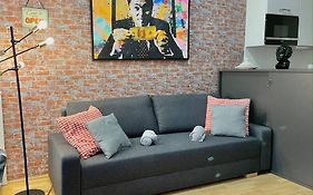 Premium Apartment With Terrace, A/C, Free Wifi And Netflix