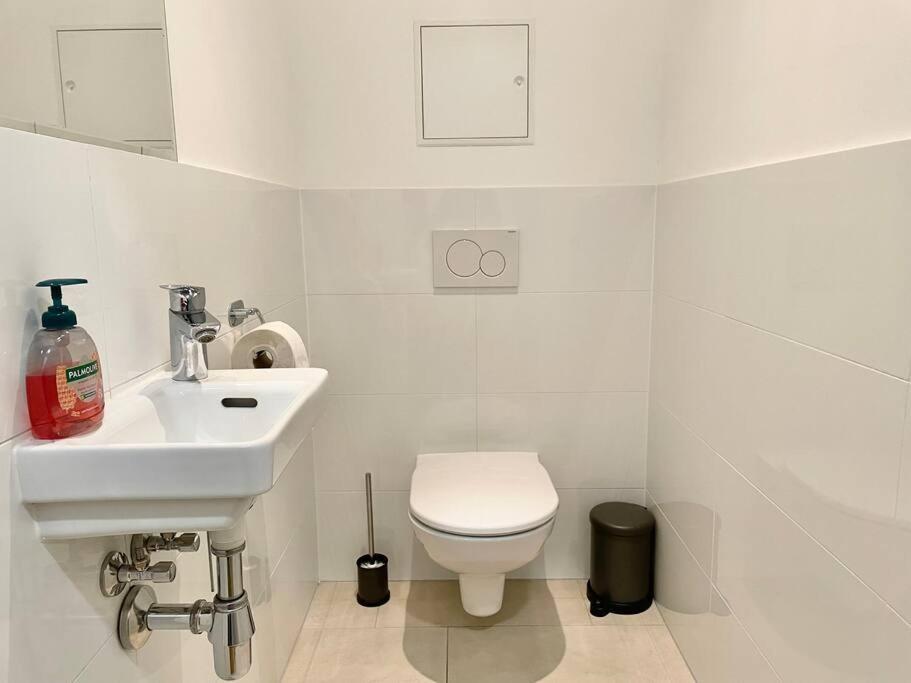 Premium Apartment With Terrace, A/C, Free Wifi And Netflix Wien Exterior foto